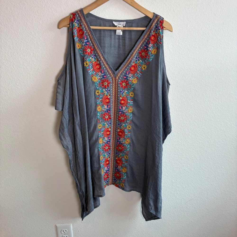 Entro Top Womens 1X Gray Embroidered Cold Shoulder Boho Peasant Floral V-Neck